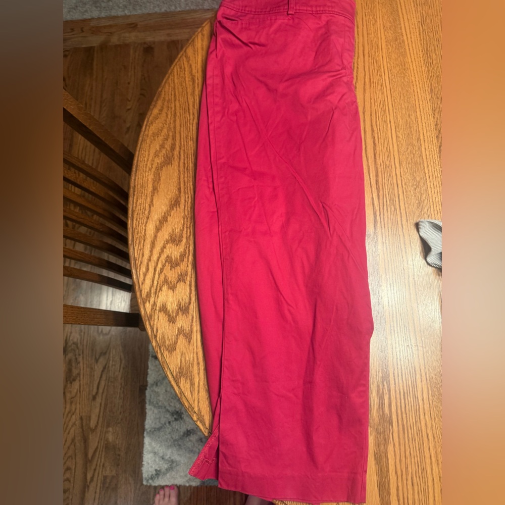 Red cropped/ capri pants